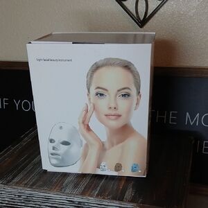 Radiant Skin 7-color LED Facial Mask - White